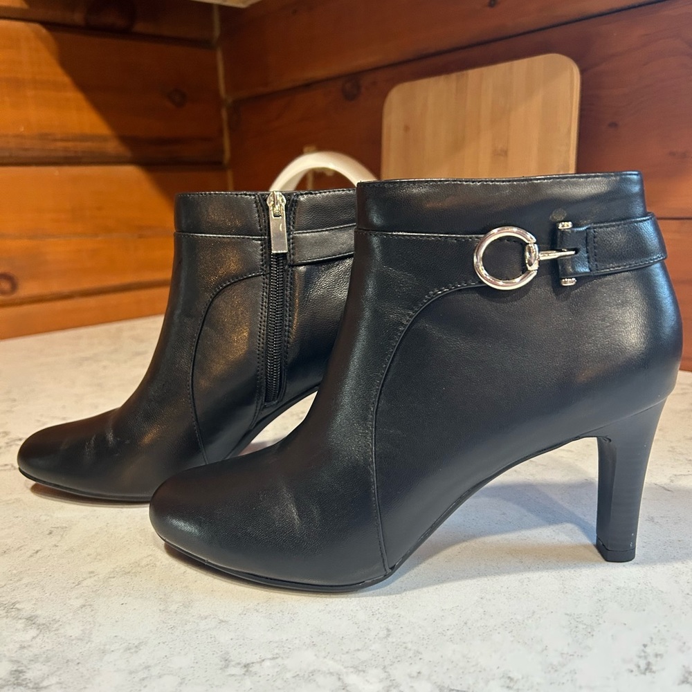 Bandolino | Longo Leather Stacked Heel Ankle Boots Black Size 9.5M